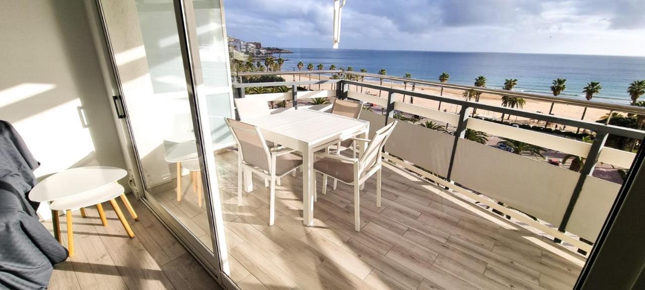 Fantastic Sea View On The Beach Salou Kültér fotó